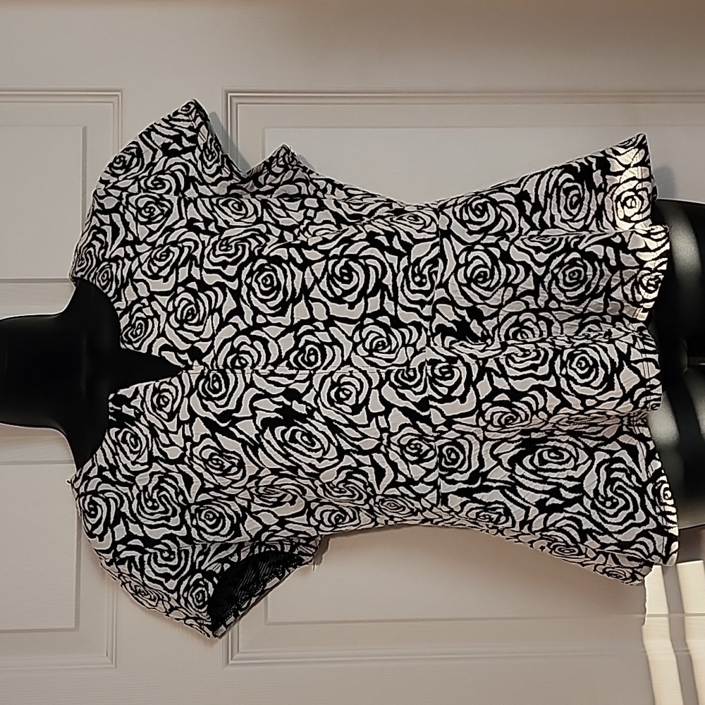 Forever 21 Cap Sleeve Peplum Top